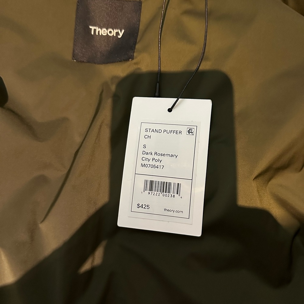 Theory NWT Puffer Lightweight Jacket. - Picture 8 of 8